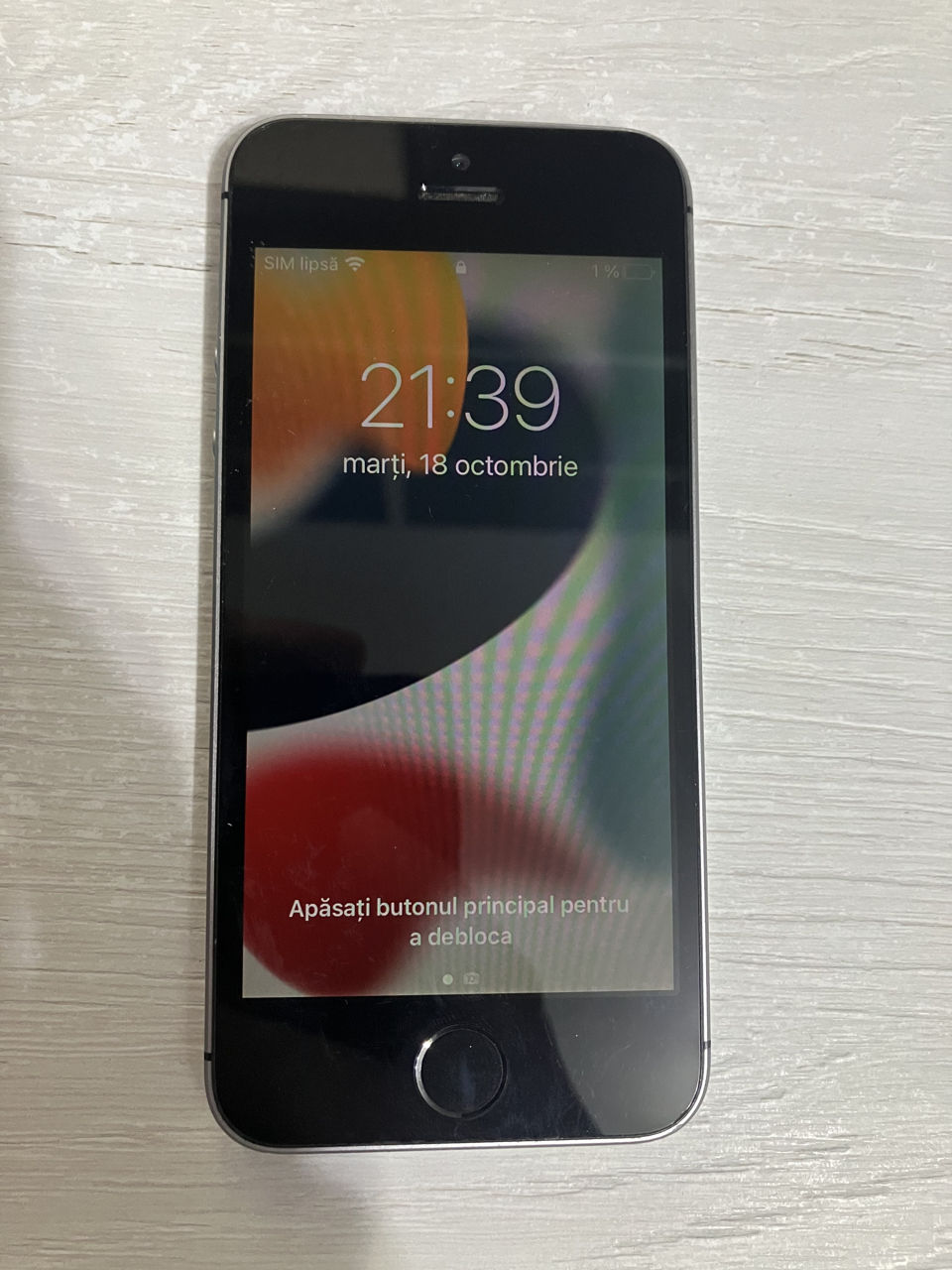 iPhone SE (2016)