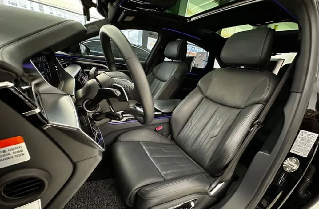 Audi A8 foto 7