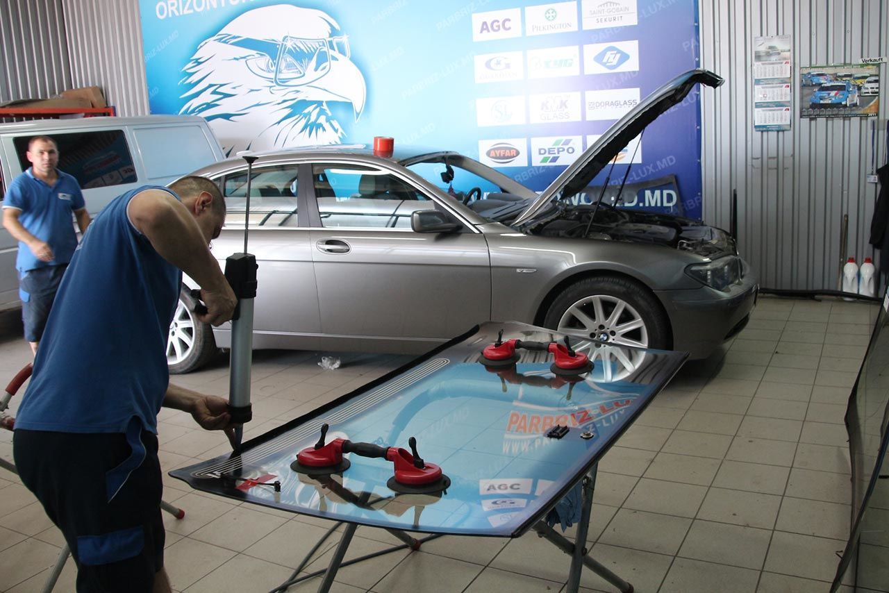 Geamuri auto.Instalare.Parbriz, laterale, lunete. Установка. Автостекло лобовое, боковое, заднее foto 1