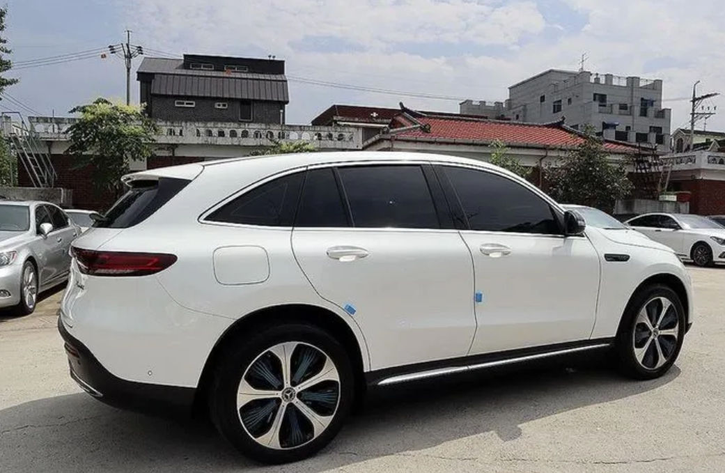 Mercedes EQC foto 1