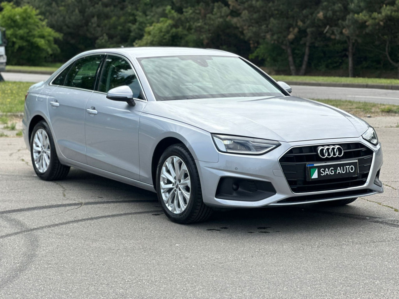 Audi A4 фото 1
