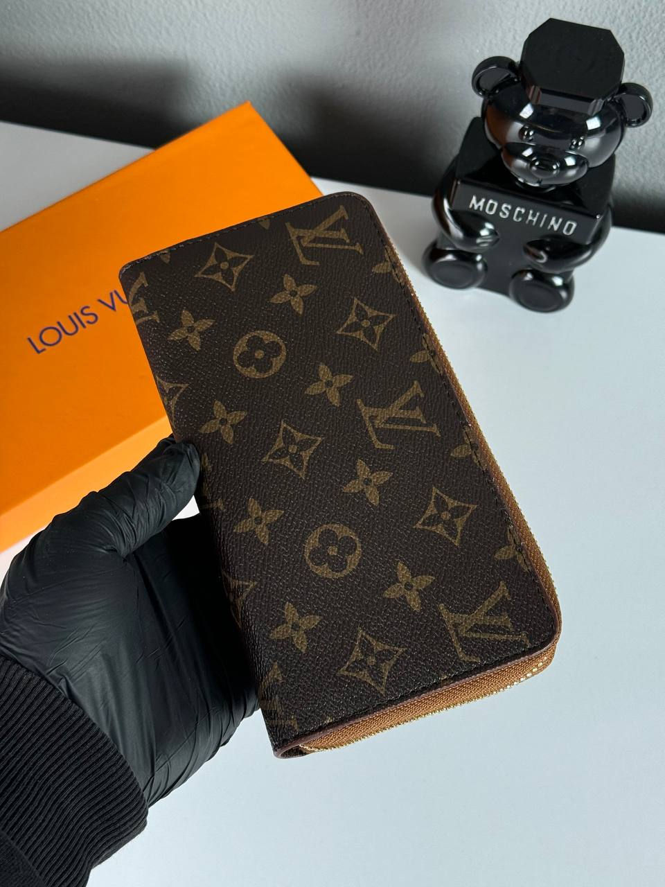 Portofel Louis Vuitton foto 1