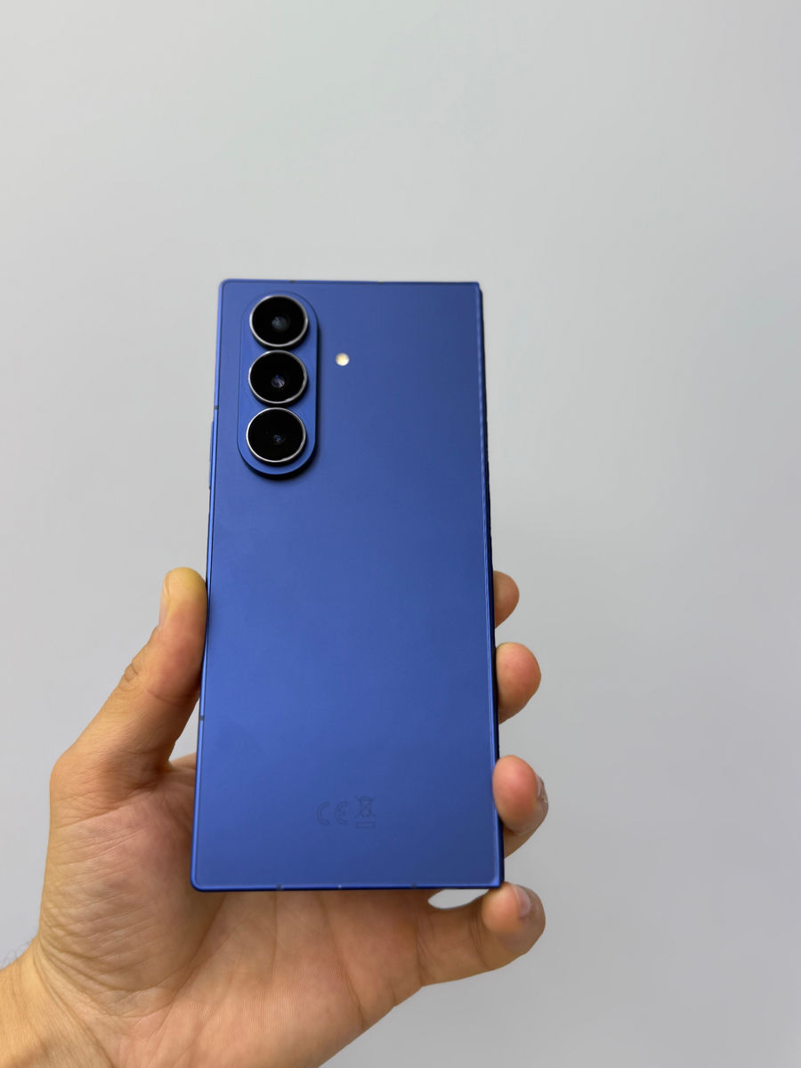 Samsung Galaxy Z Fold 7 12/256gb  foto 0