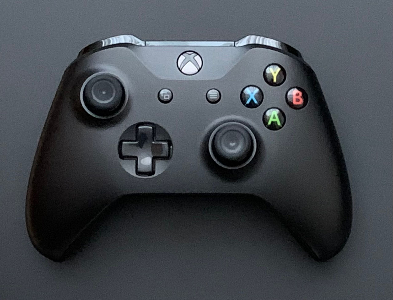 Xbox One X foto 2
