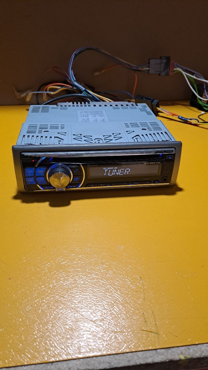 Alpine cde-104bti radiocasetofon магнитола  фото 1