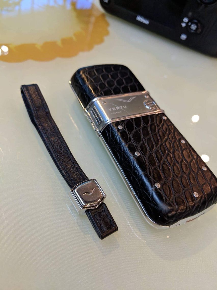 Vertu брелок оригинал, кожа и сталь