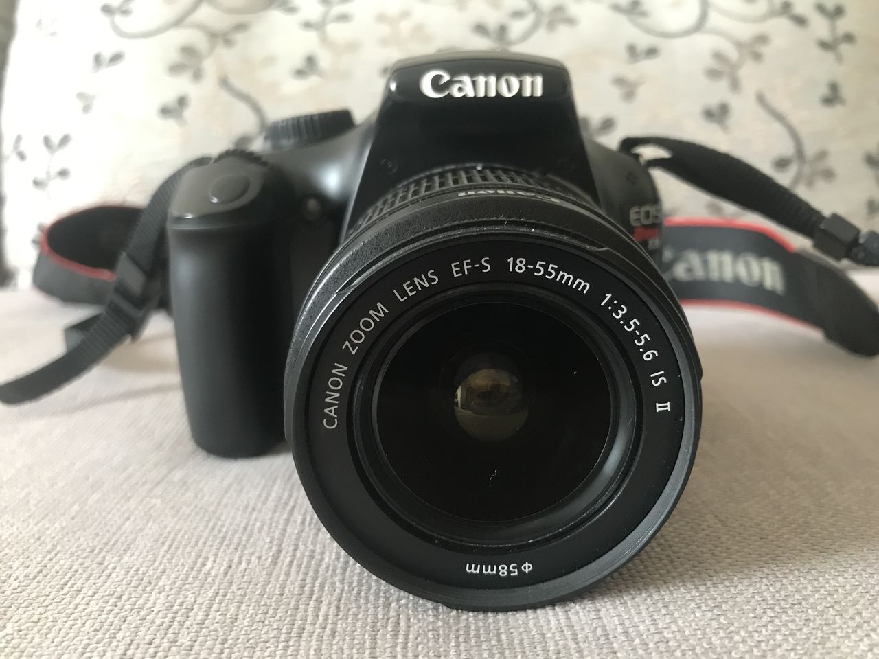 Canon 1100d + canon 18-55 mm II practic nou