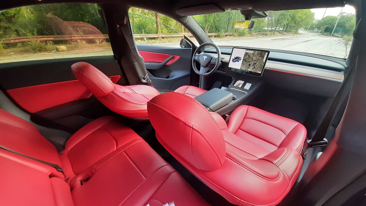 Tesla Model Y foto 3