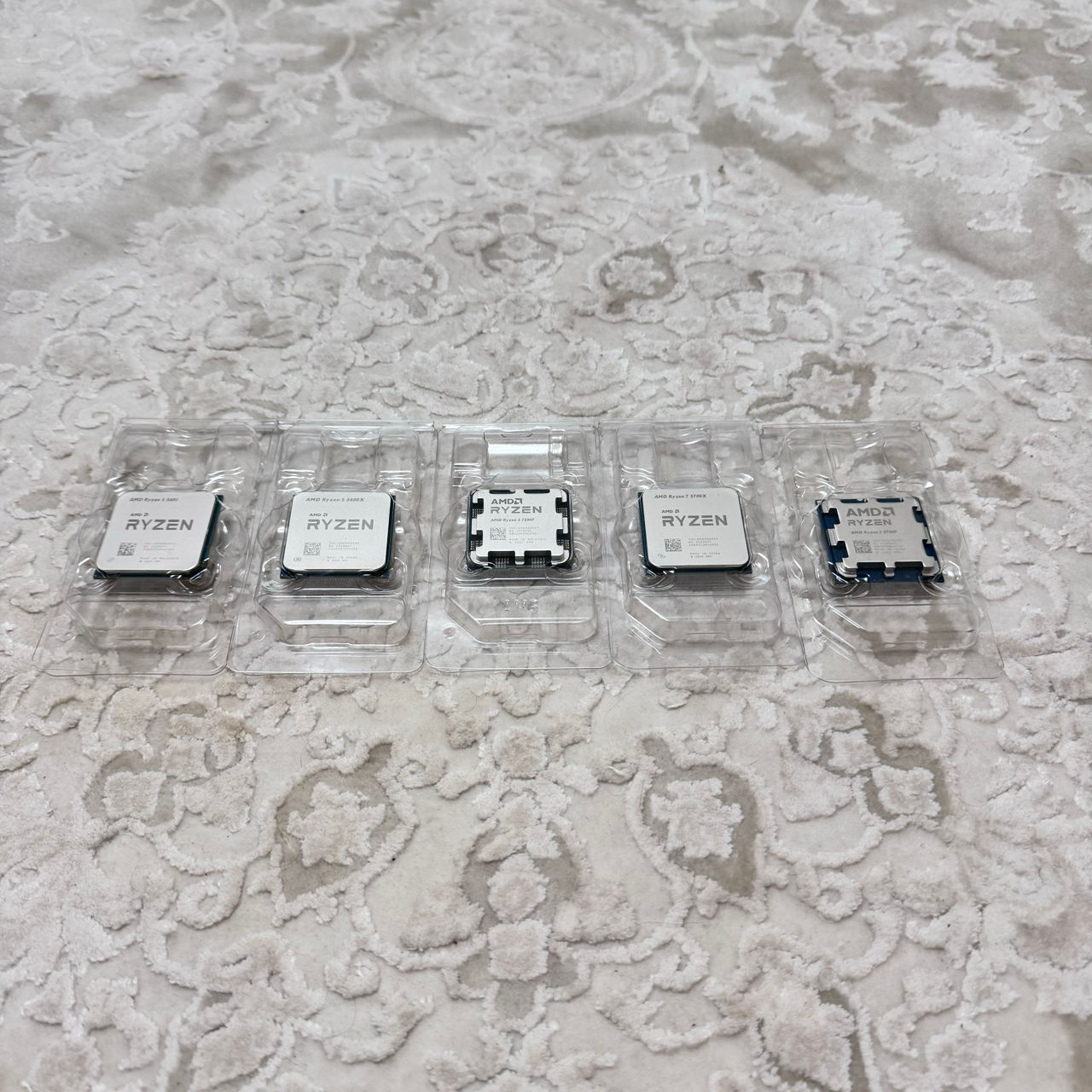 Ryzen 9 5900X Ryzen 9 3900X Ryzen 7 5700X3D Ryzen 7 5800X Ryzen 7 5700X Ryzen 7 8700F Ryzen 5 9600X  foto 0
