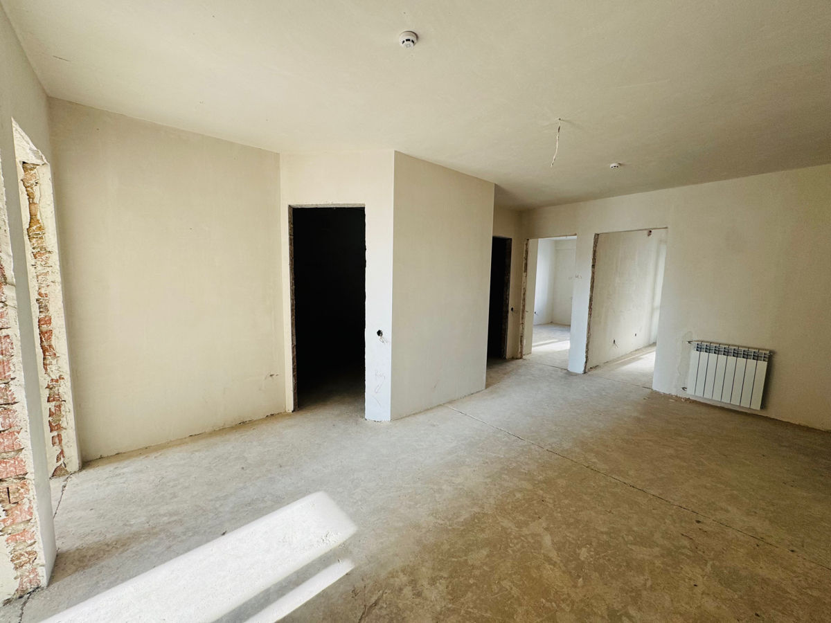 Apartament cu 3 camere, 93 m², Buiucani, Chișinău foto 2