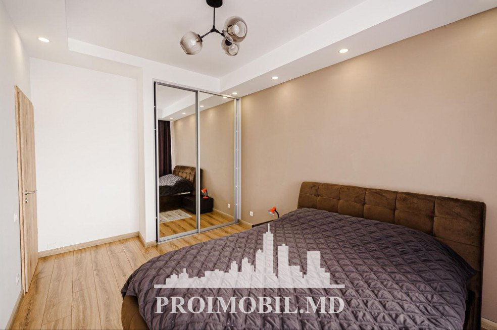 Apartament cu 2 camere, 90 m², Centru, Chișinău foto 2