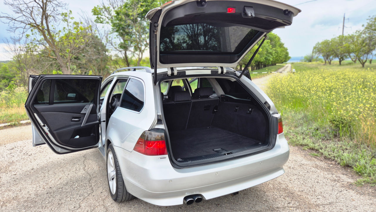 BMW 5 Series фото 3