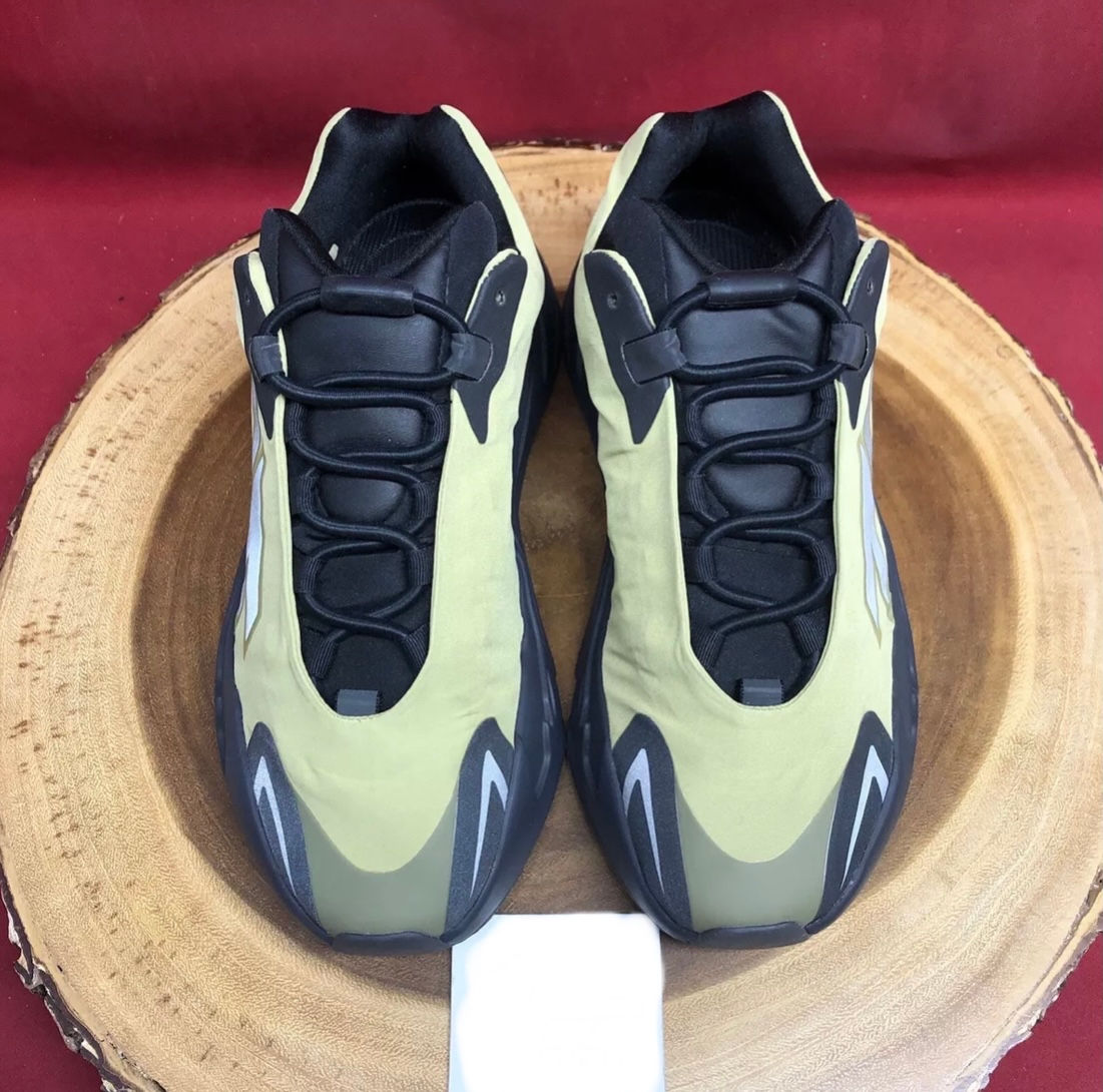 Adidas Yeezy Boost 700 foto 7