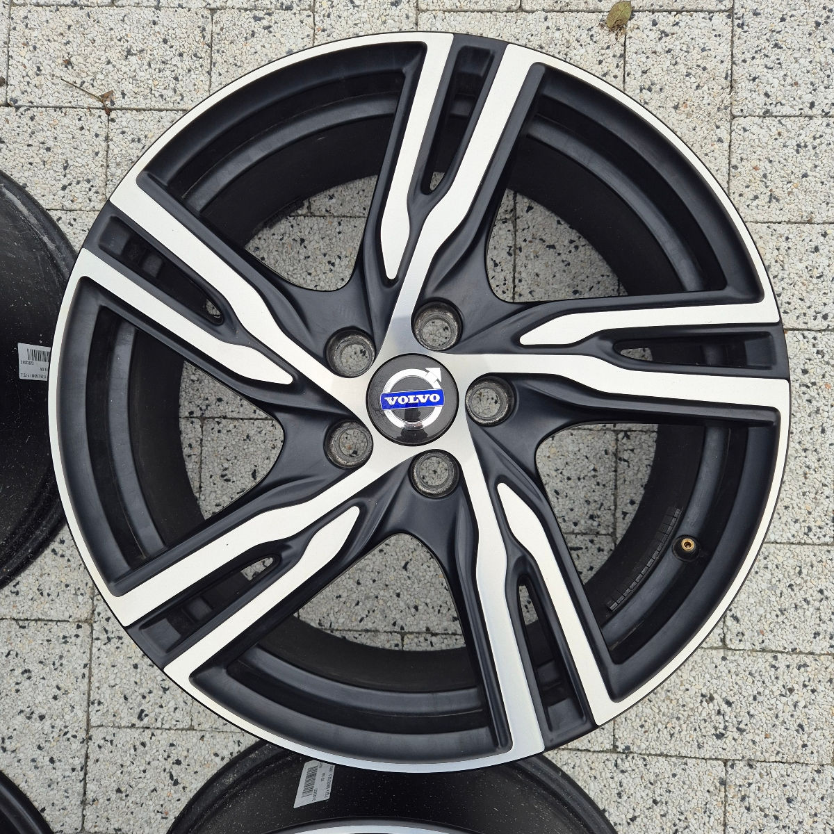 Jante volvo originale R18 model ixion 4 Rdesign foto 3