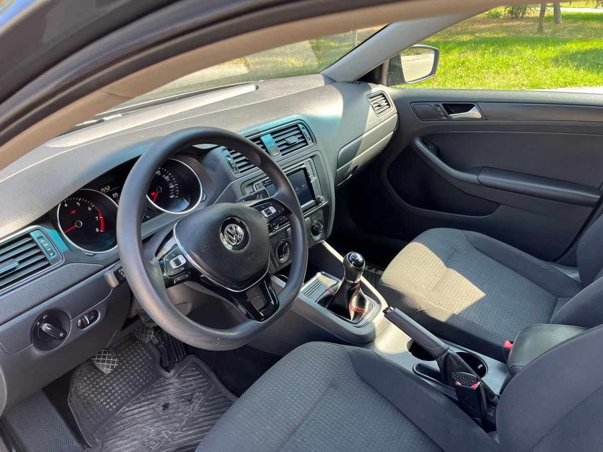 Volkswagen Jetta foto 7