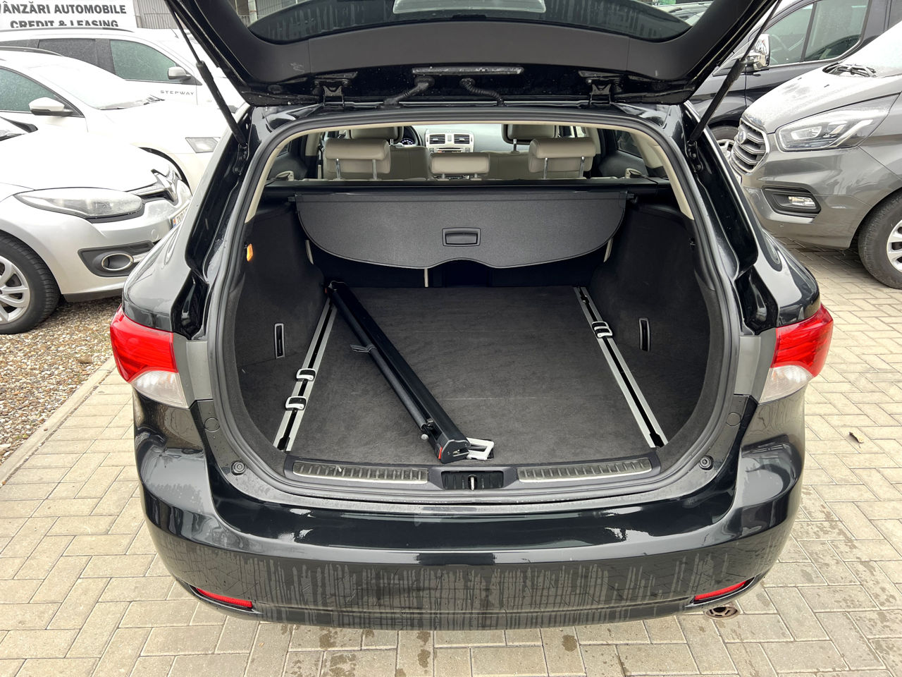 Toyota Avensis фото 16