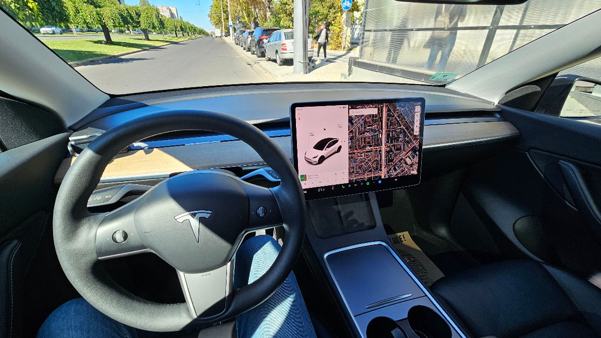 Tesla Model Y foto 5