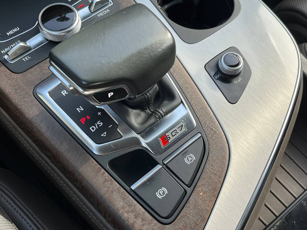 Audi SQ7 foto 13