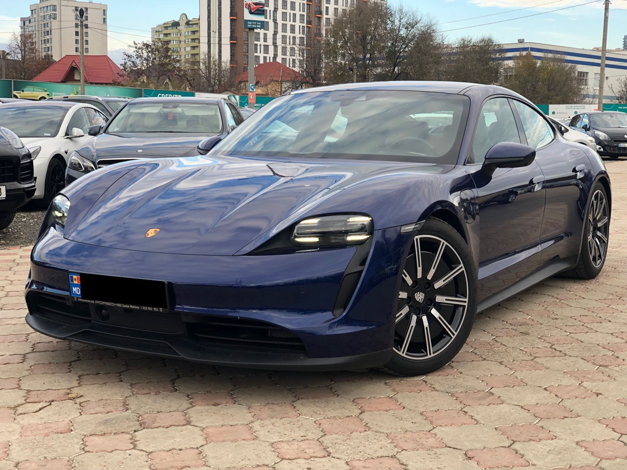 Porsche Taycan foto 0