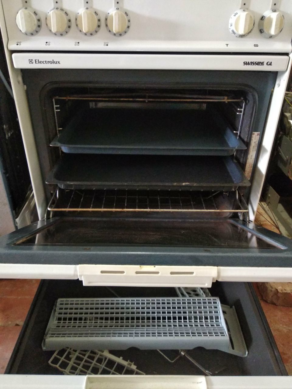 Электроплита Electrolux Swissline Glaskeramik GL
