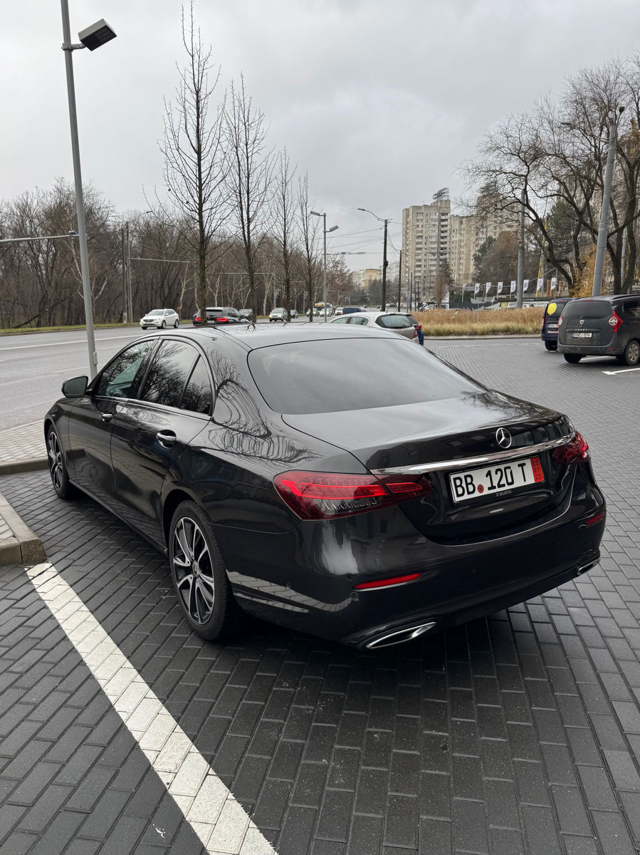 Mercedes E-Class foto 2