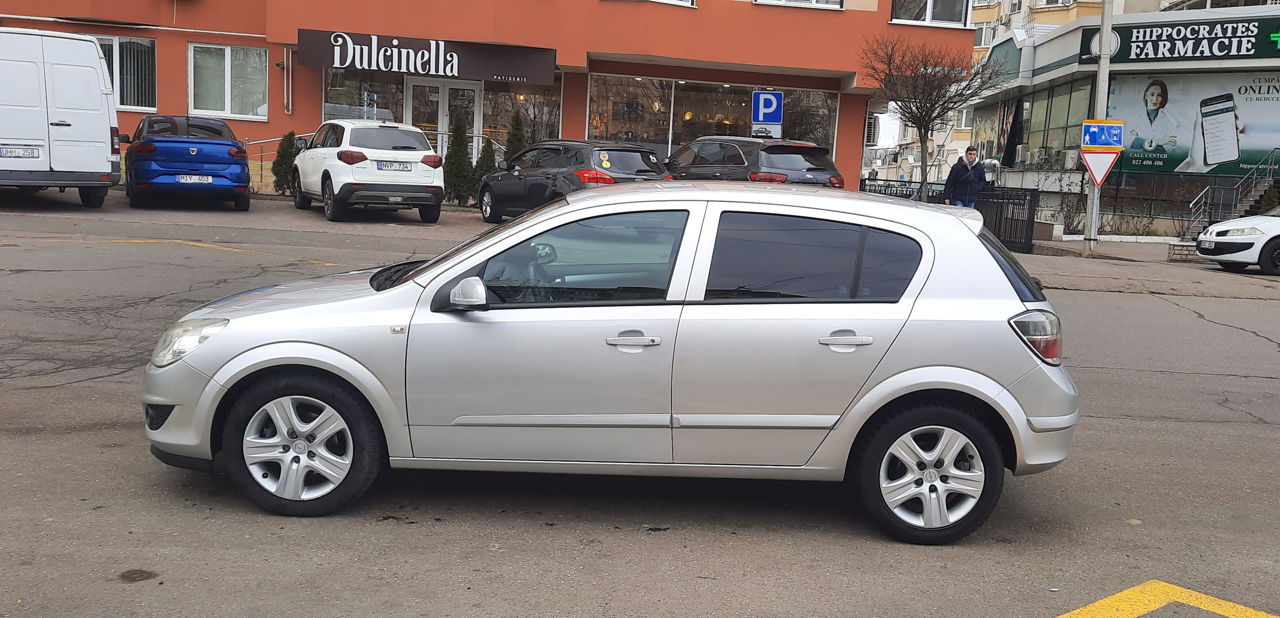 Opel Astra фото 1