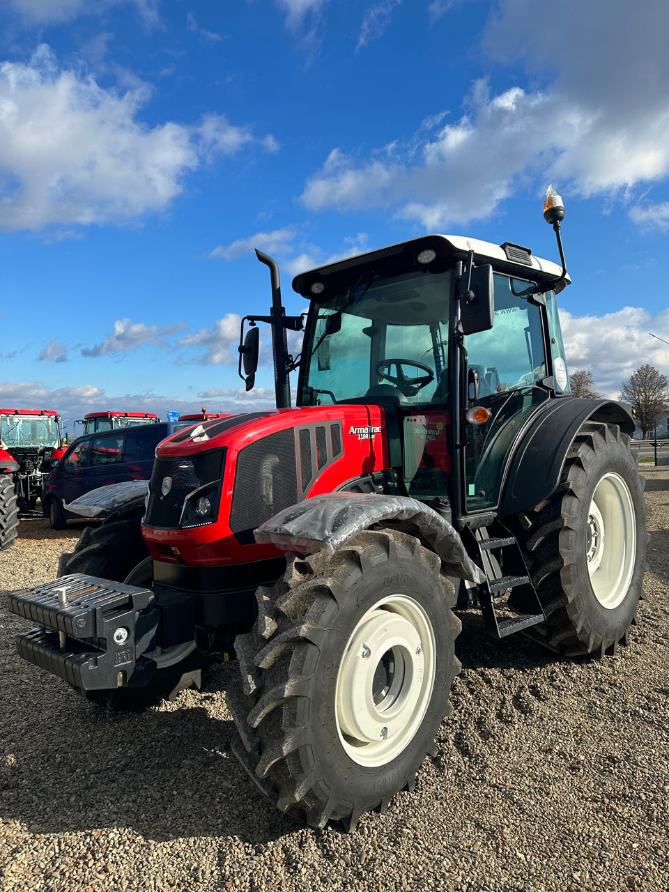 Tractor ArmaTrac 1104Lux 110 c.p. фото 1
