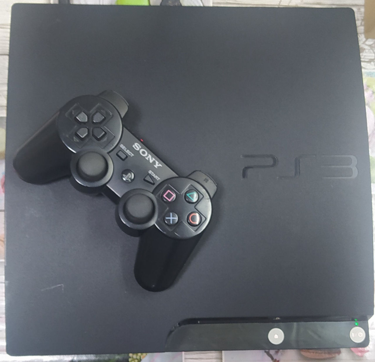 Продам Playstation 3 Slim 250 гб + прошивка HEN + 50 игр