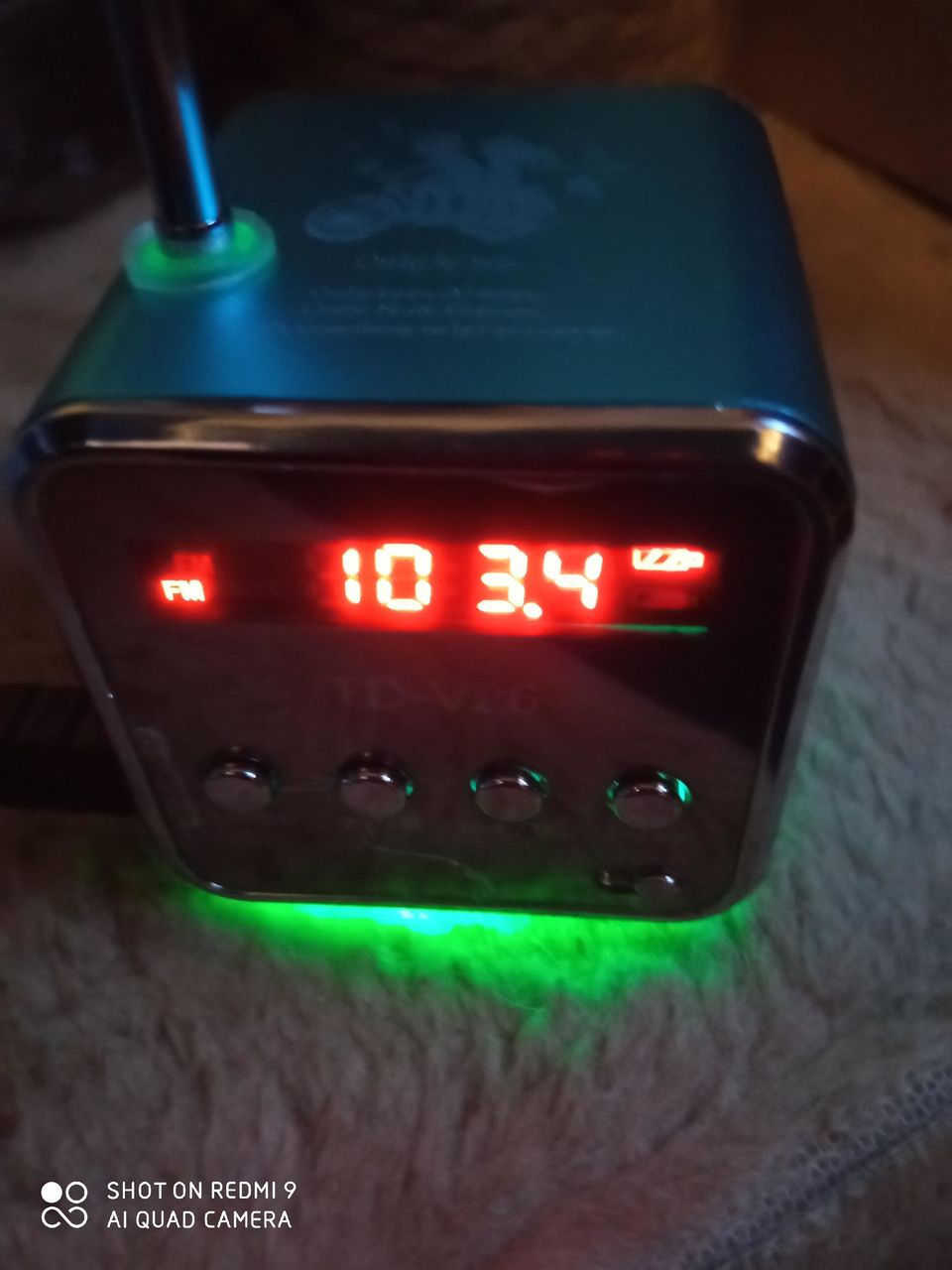 Колонка Bluetooth с Radio и с поддержкой карты памяти Micro SD и USB. фото 2