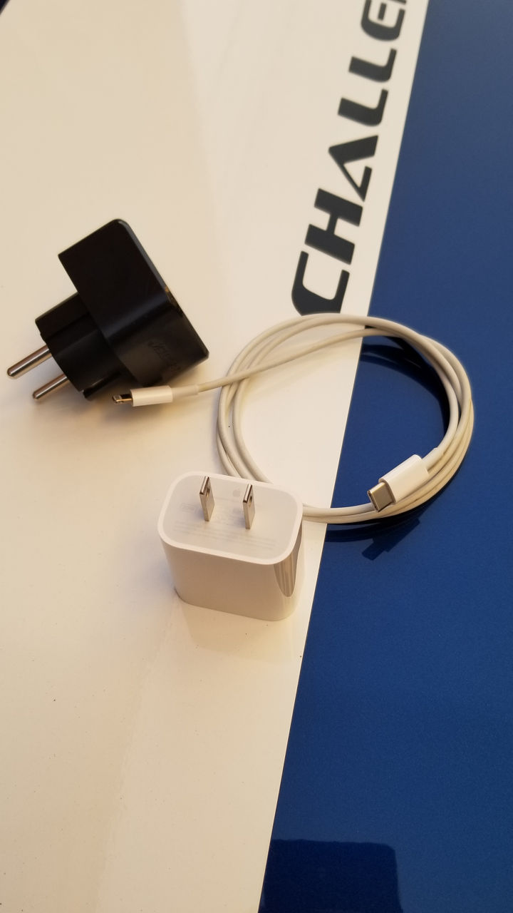оригинальная зарядка Apple 20W и кабель