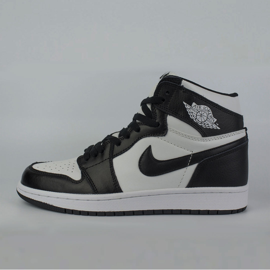 nike air jordan black white