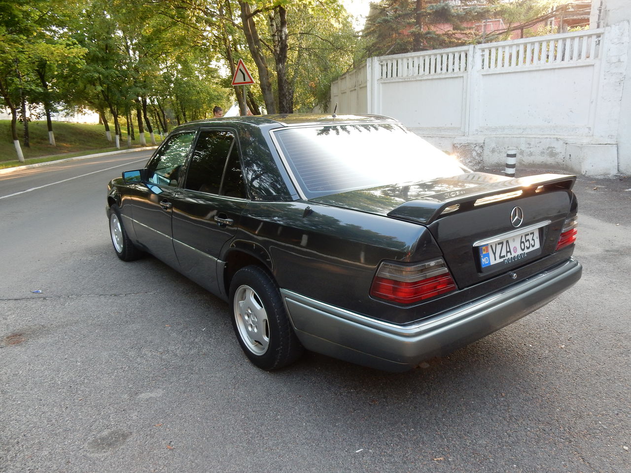 Mercedes Series (W124) foto 3