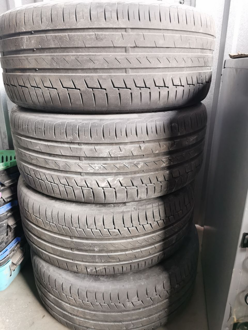 235.45.r18 continental