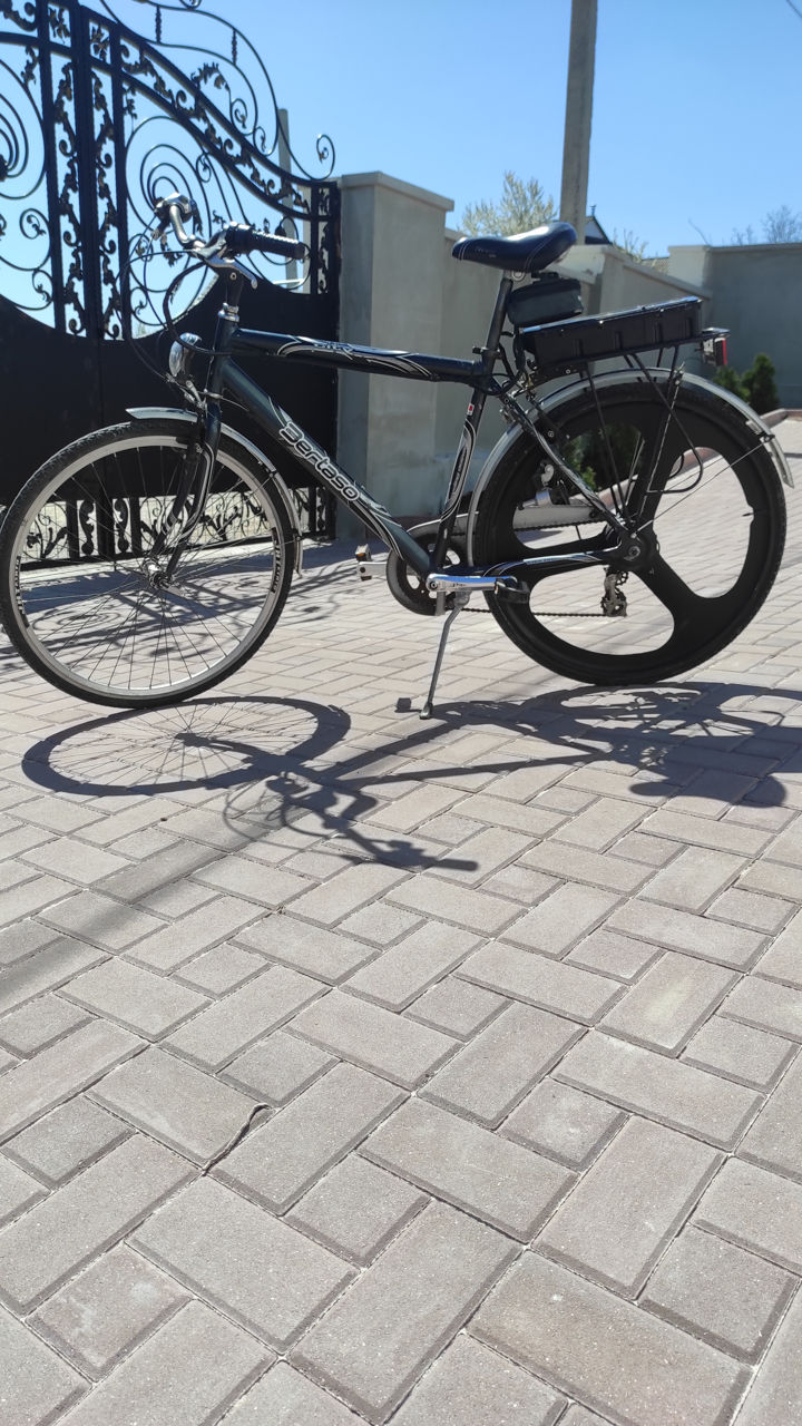 Bicicletă electrica  foto 1
