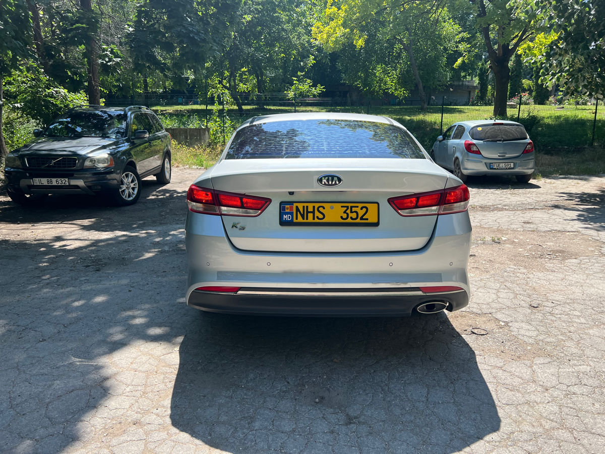 KIA K5 foto 2