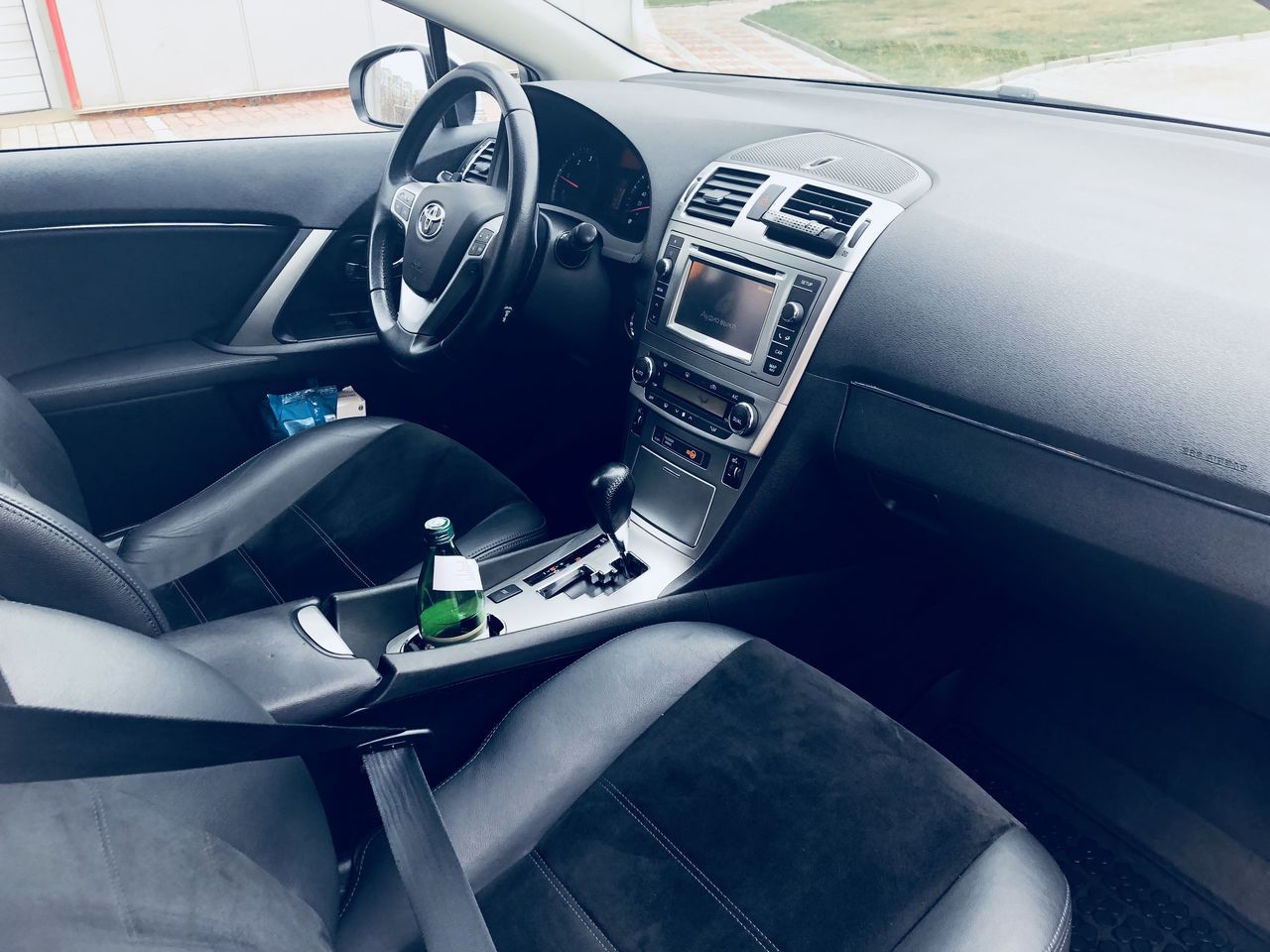 Toyota Avensis фото 6