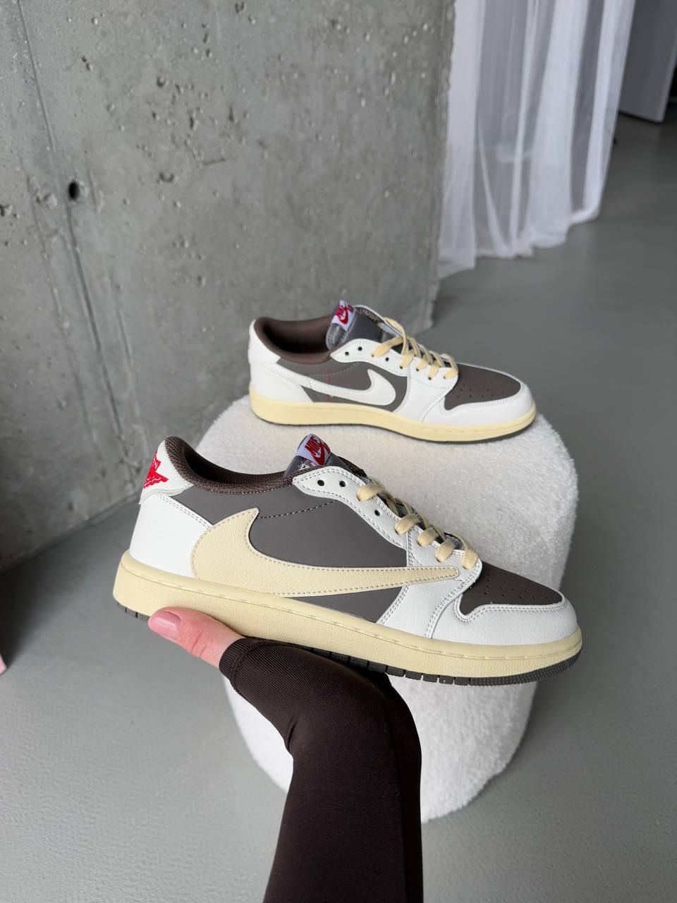 Nike Air Jordan 1 Retro Low OG SP Travis Scott Reverse Mocha foto 2