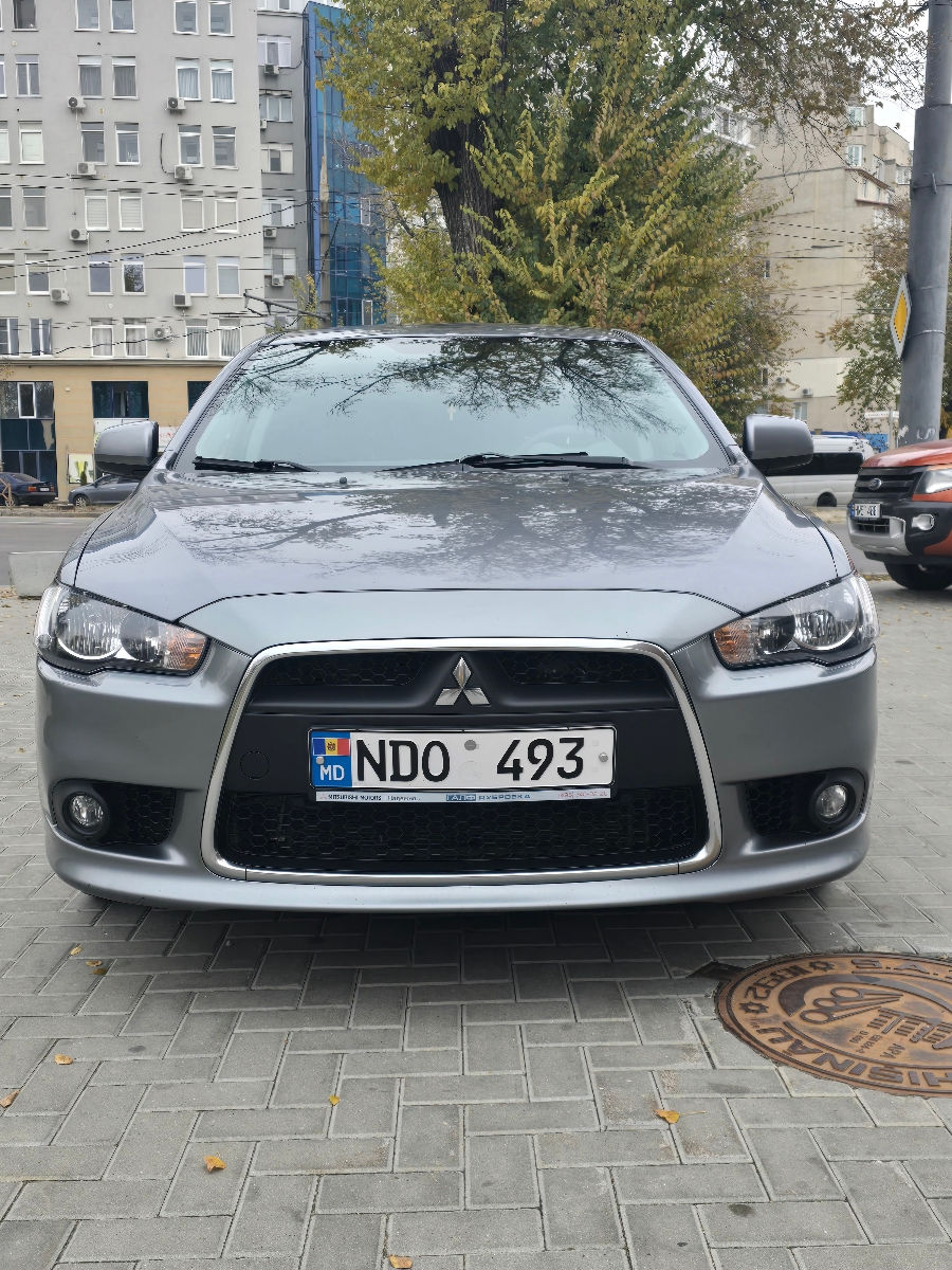 Mitsubishi Lancer foto 0