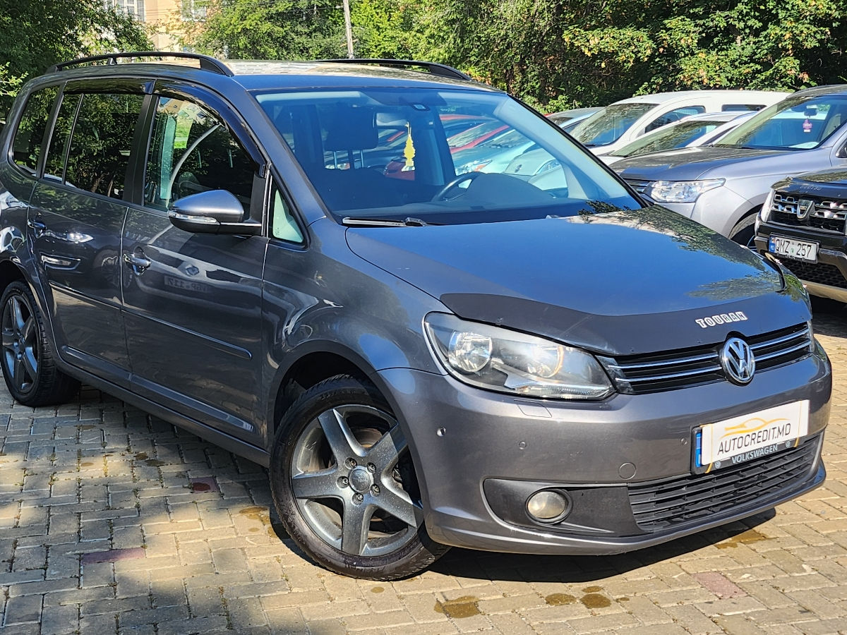 Volkswagen Touran foto 1