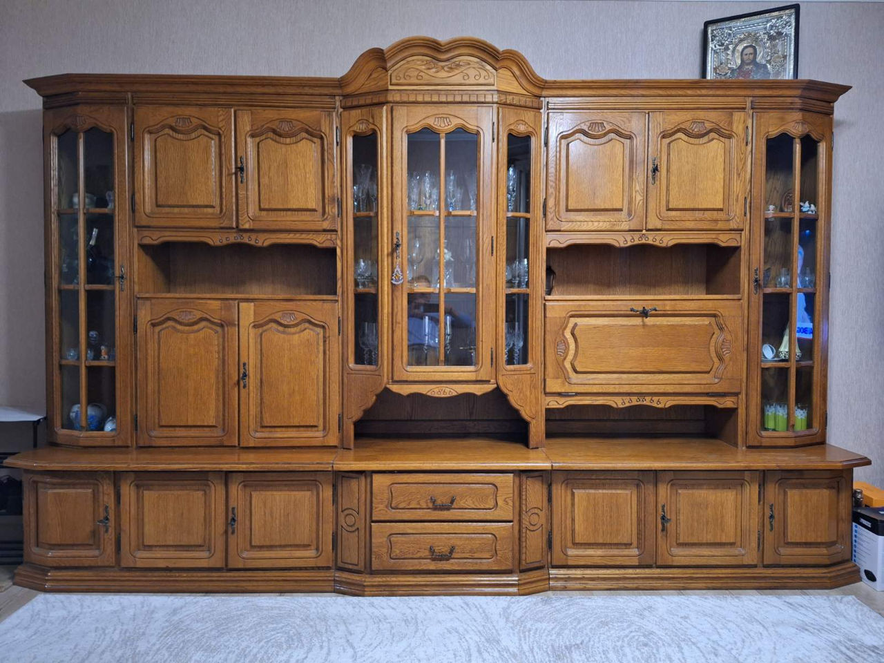 Mobila din lemn masiv foto 0