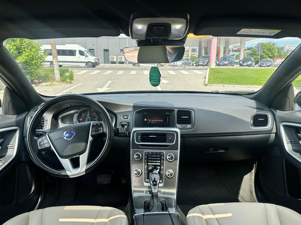 Volvo V60 фото 8