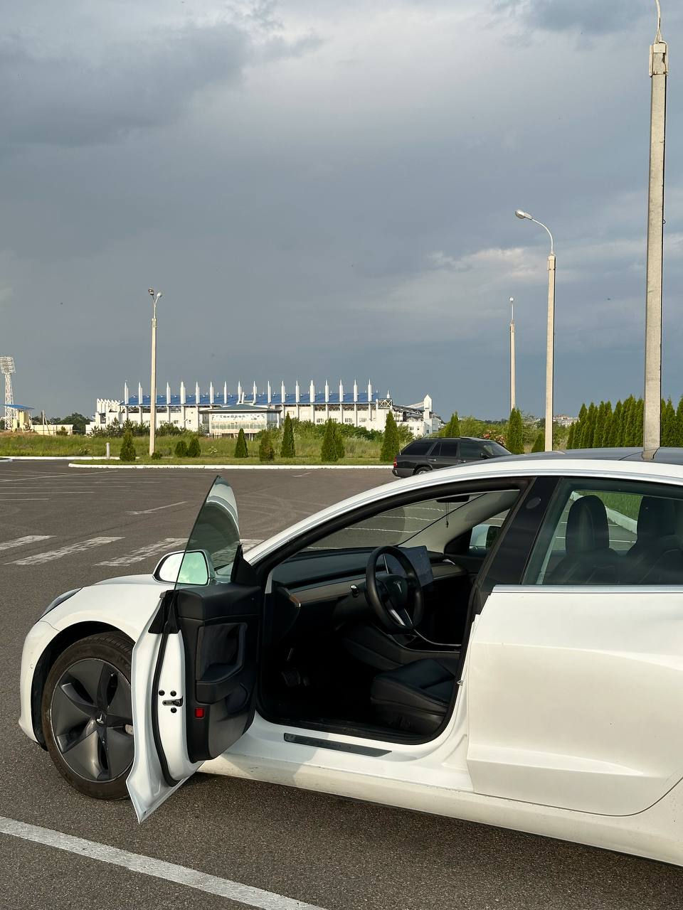 Tesla Model 3 foto 1