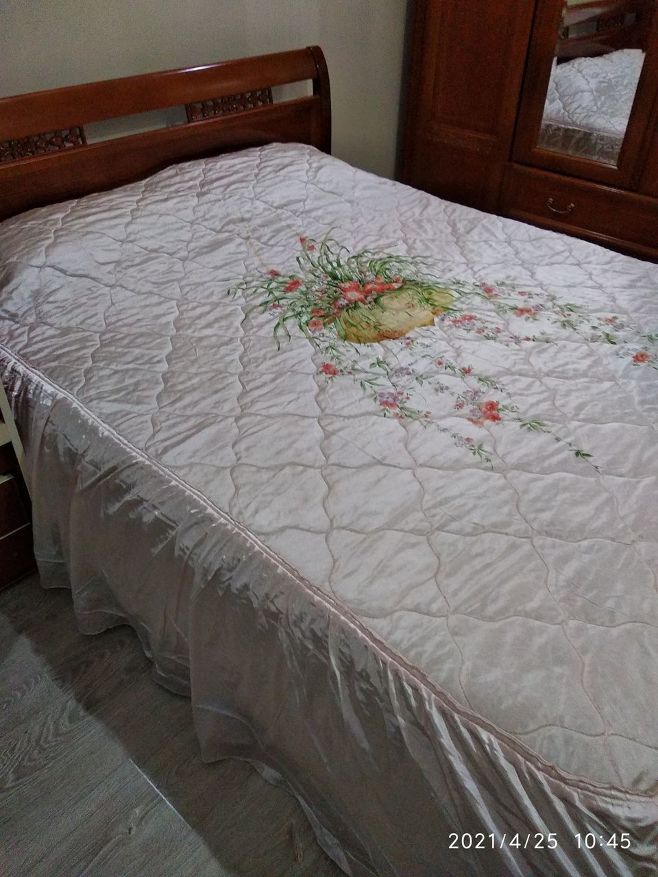 Продам стёганое покрывало на кровать 160*200 см