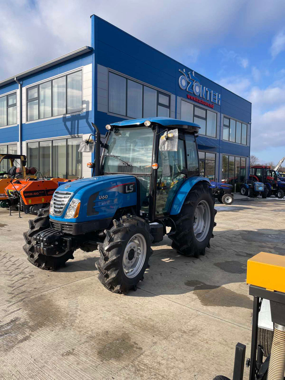 Tractor Ls Model U60 Cab, 57 Cp фото 7