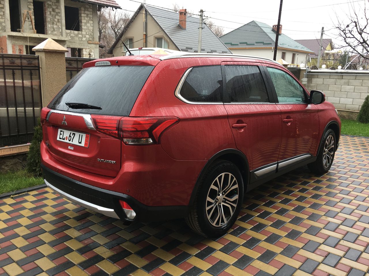 Mitsubishi outlander тип кузова