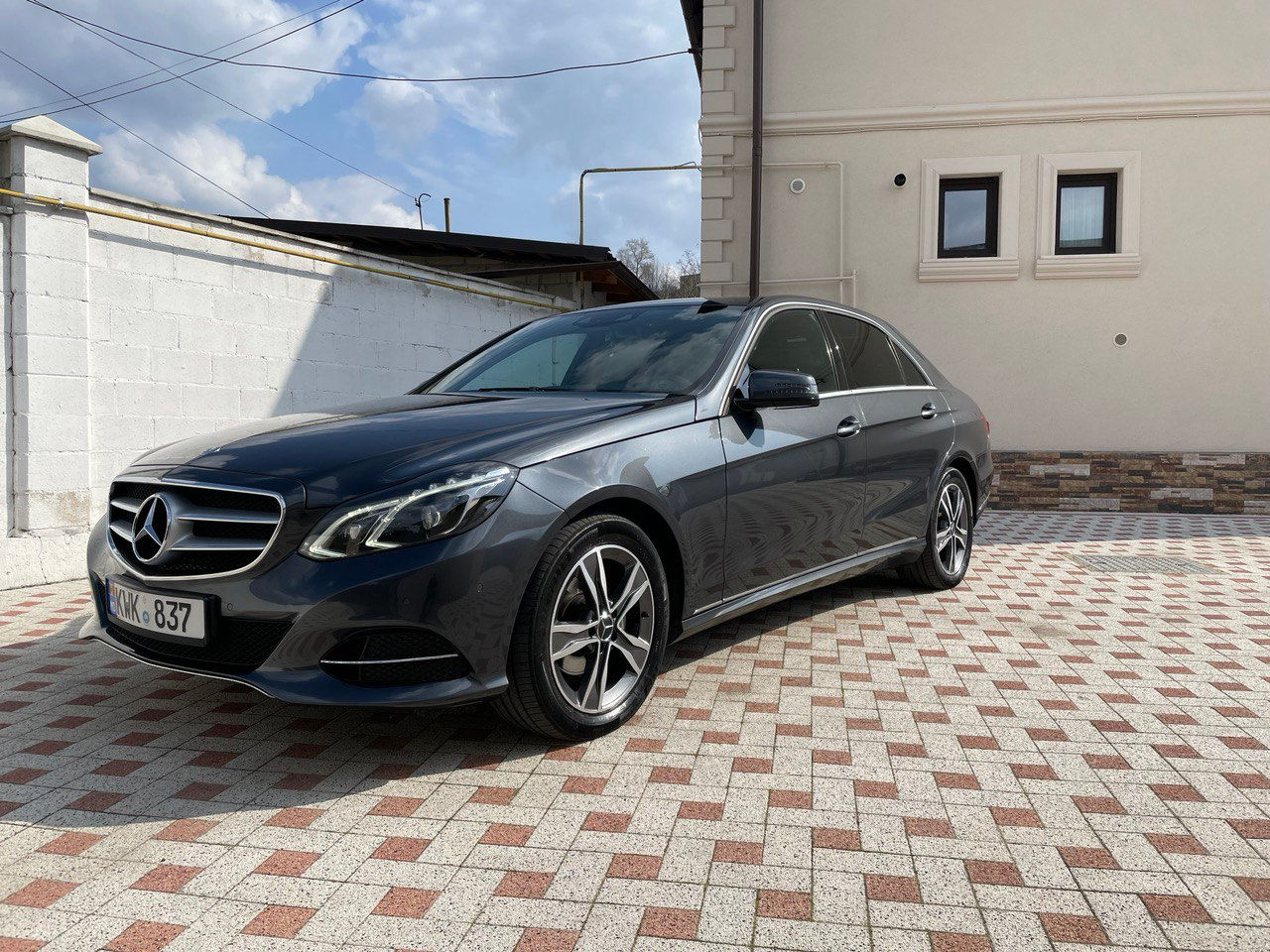 Mercedes E-Class foto 1