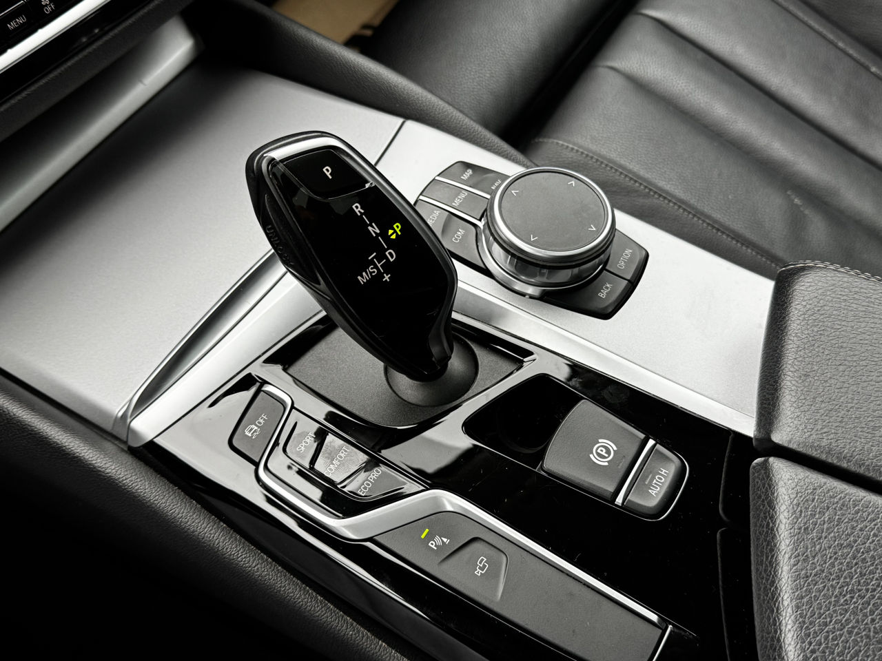 BMW 5 Series foto 13