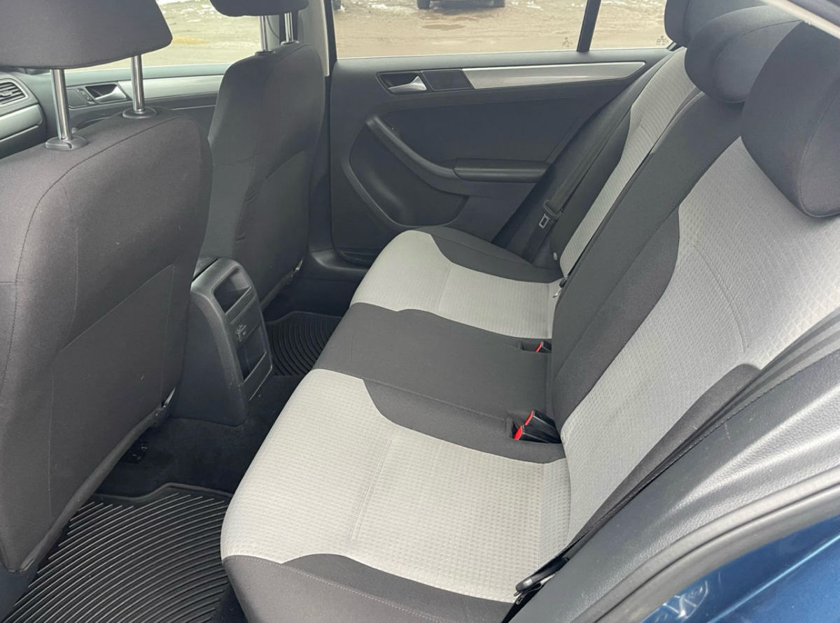 Volkswagen Jetta foto 6