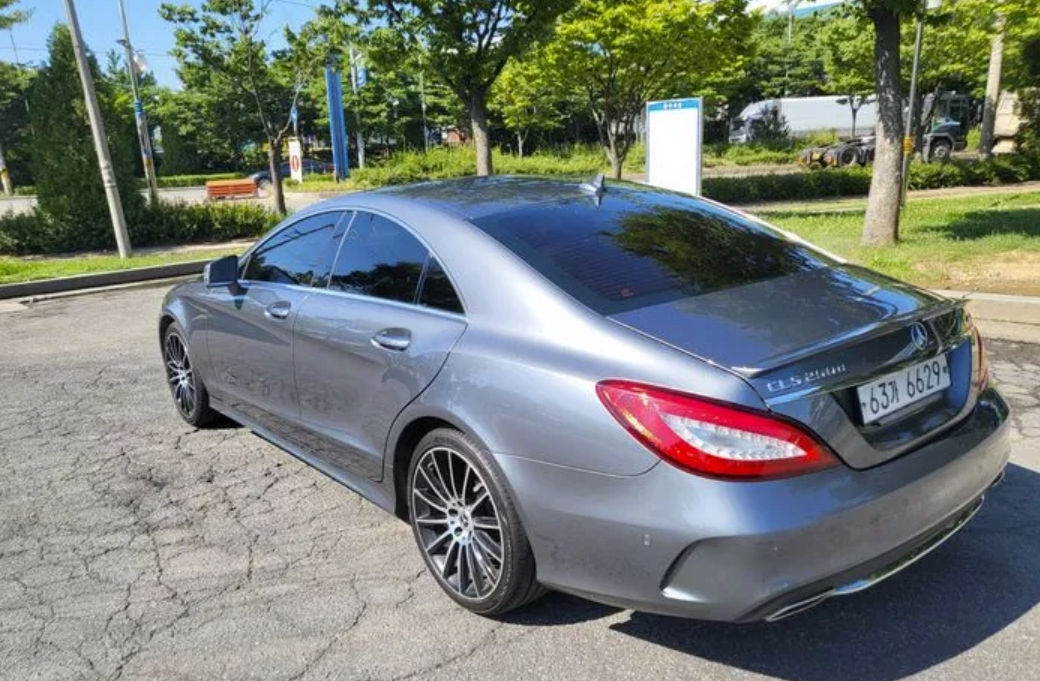 Mercedes CLS Class foto 2