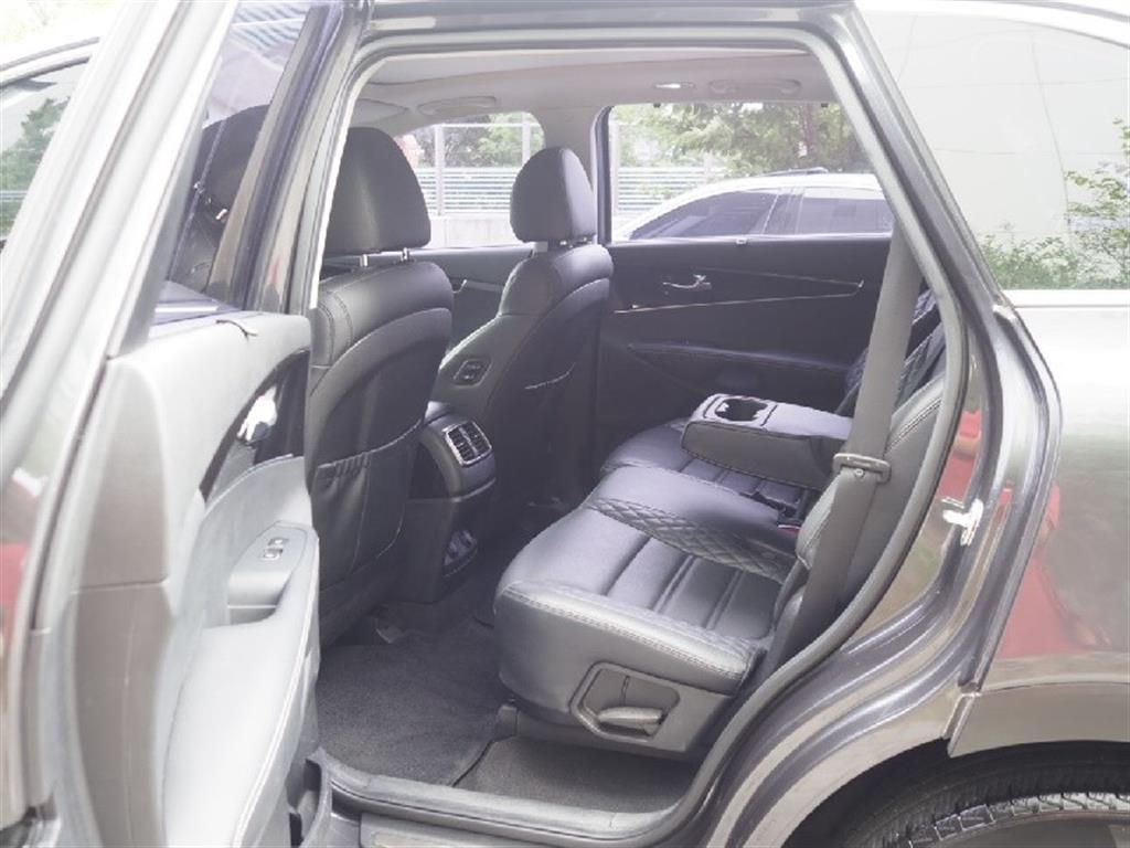 KIA Sorento foto 12